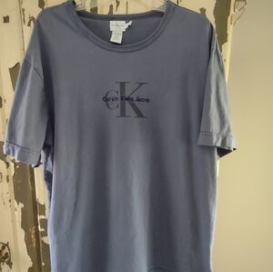 Calvin Klein XL tee, light purple